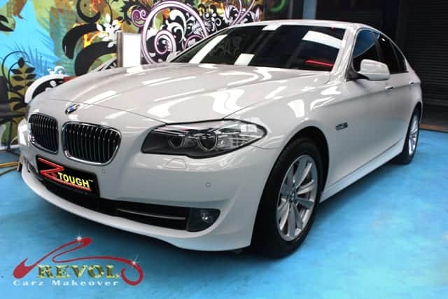 Detail of the BMW 520i's bodywork sealed with ZeTough Ceramic.