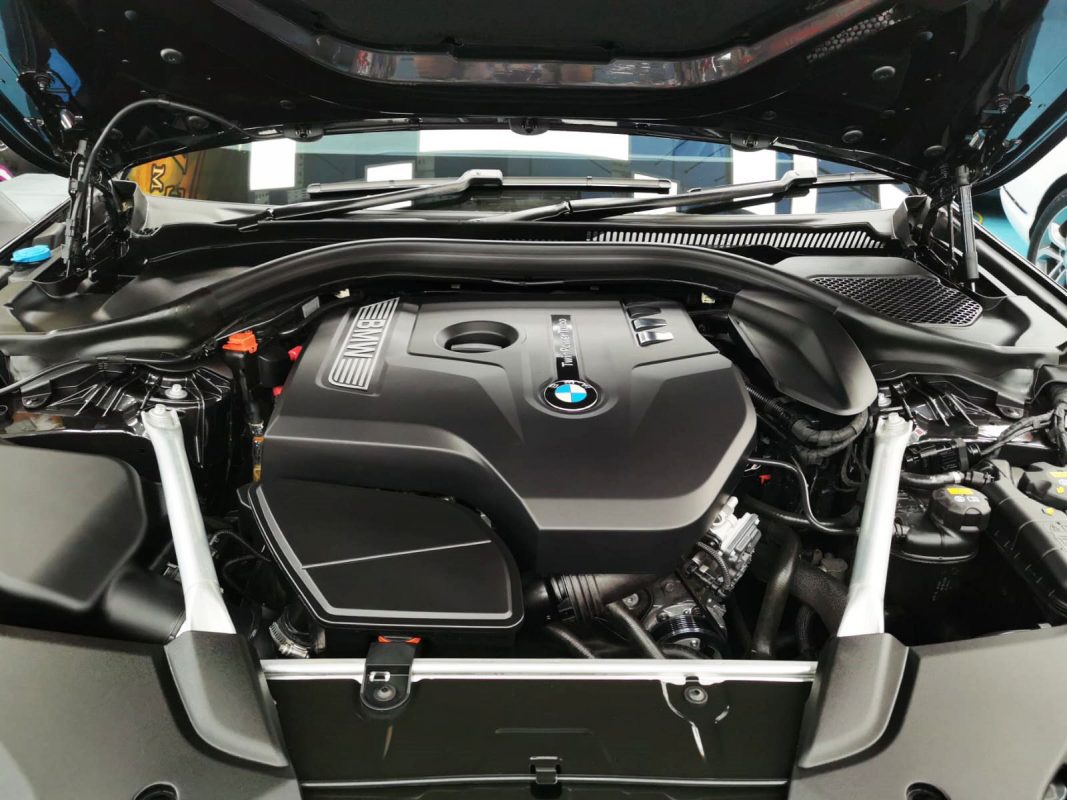 Detail of the BMW 520i's bodywork sealed with ZeTough Titanium.