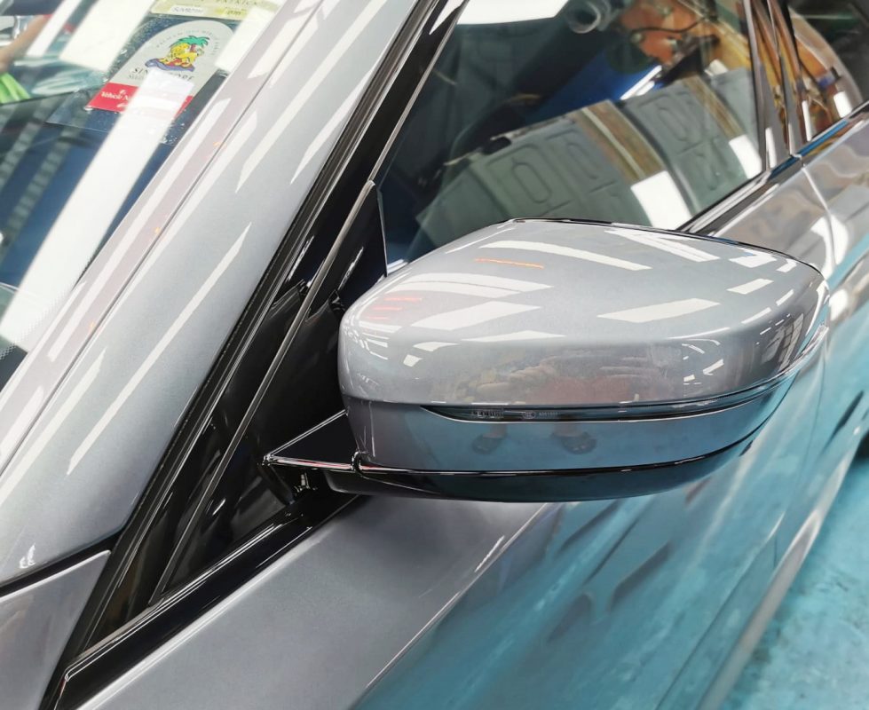 Side panel of the BMW 530i with the ceramic finish locked in.