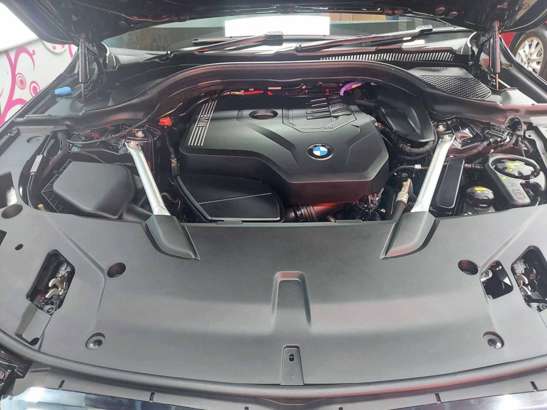 Detail of the BMW 6 Series' bodywork sealed with ZeTough Ceramic.