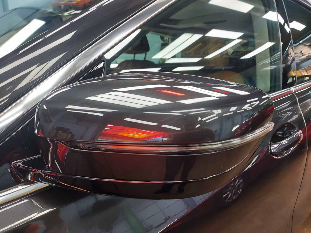 Side panel of the BMW 6 Series with the ceramic finish locked in.