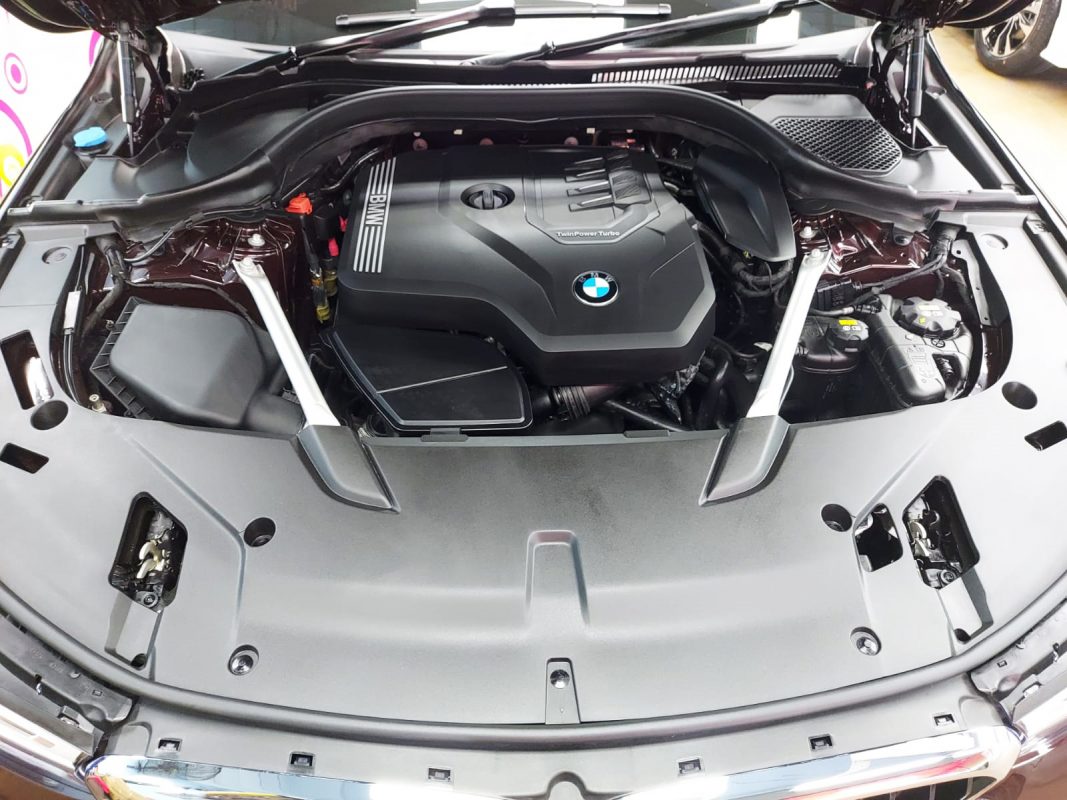 Detail of the BMW 630i GT's bodywork sealed with ZeTough Ceramic.