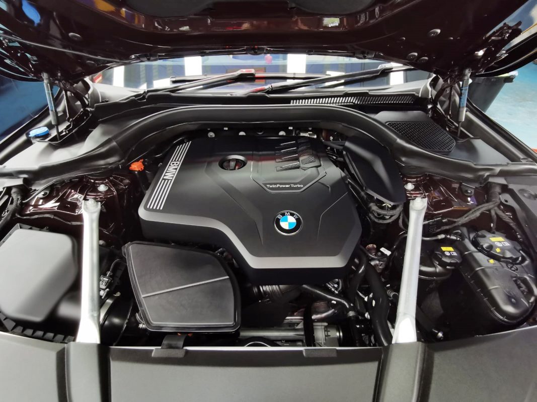 Side panel of the BMW 630i with the ceramic finish locked in.