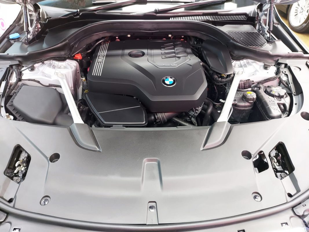 Detail of the BMW 630i GT's bodywork sealed with ZeTough Ceramic.