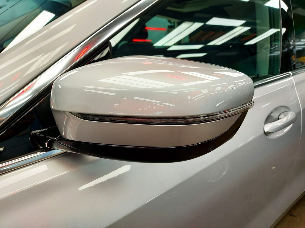 Side panel of the BMW 630i GT with the ceramic finish locked in.