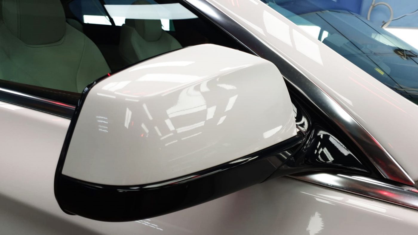 Side panel of the BMW 640i with the ceramic finish locked in.