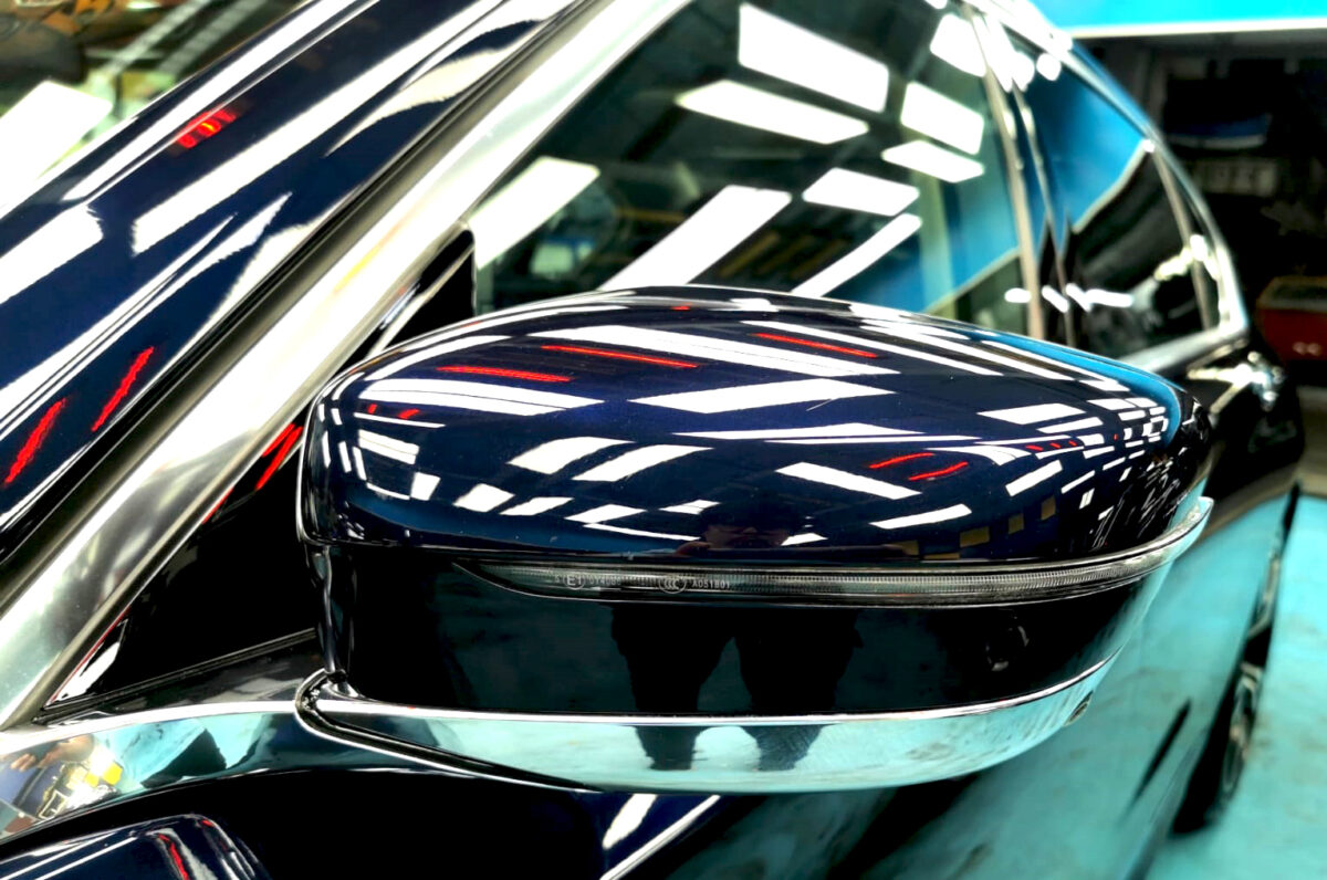 Side panel of the BMW 7 Series with the ceramic finish locked in.