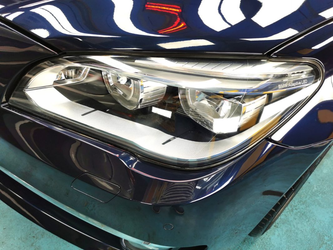 A finished detail of the resprayed 7 Series.
