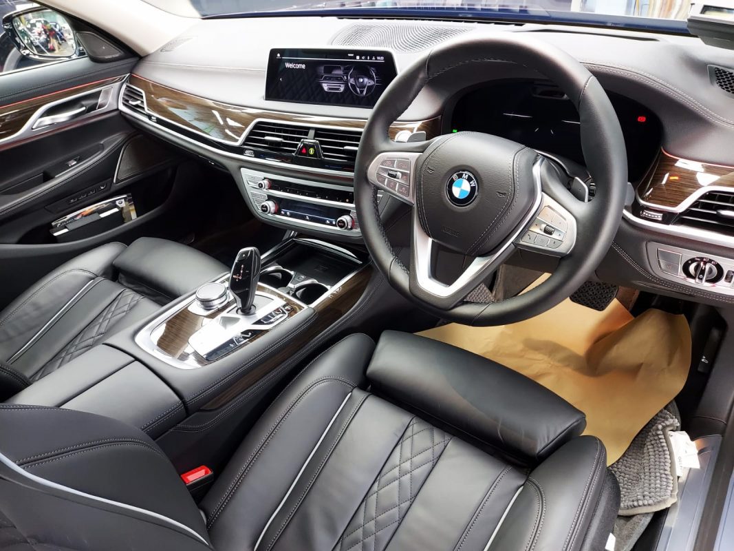 Side panel of the BMW 730i with the titanium finish locked in.