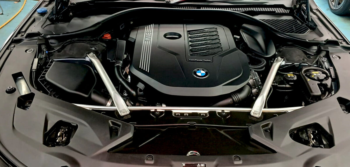 Detail of the BMW 8 Series' bodywork sealed with ZeTough Ceramic.