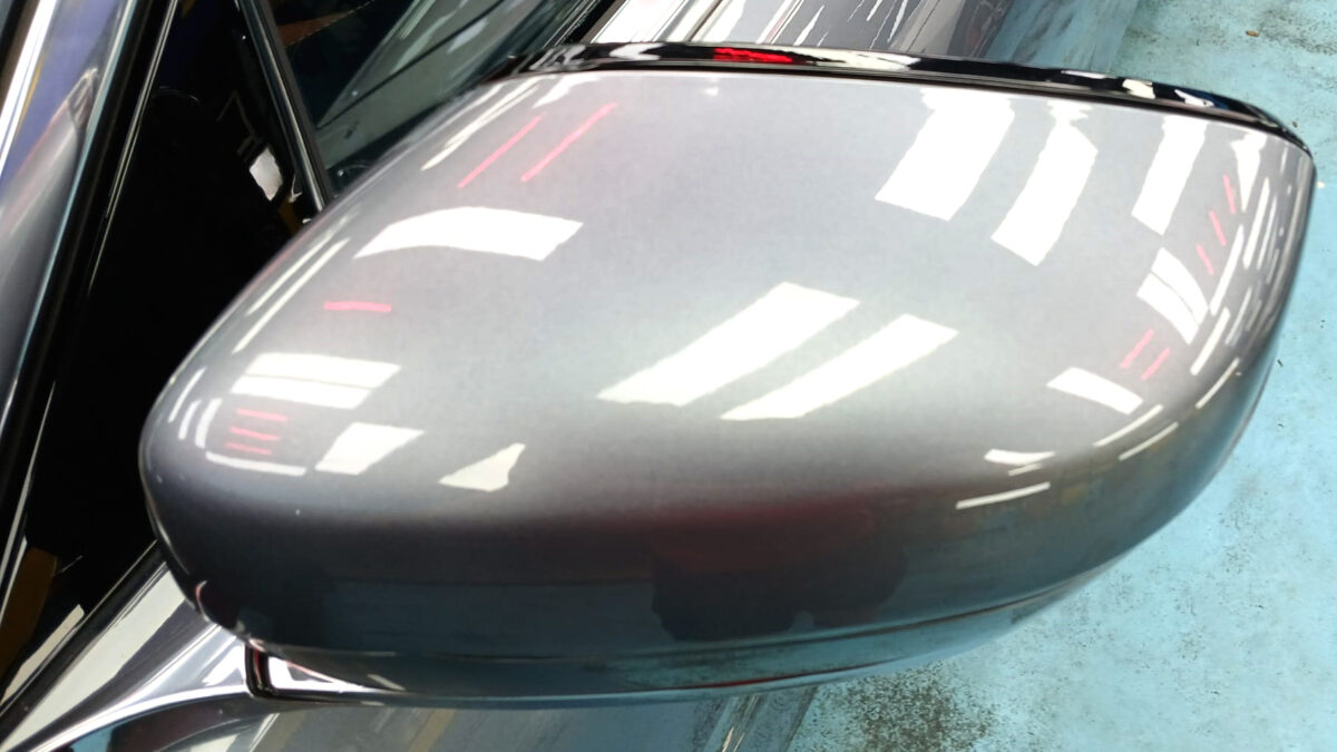 Side panel of the BMW 8 Series with the ceramic finish locked in.