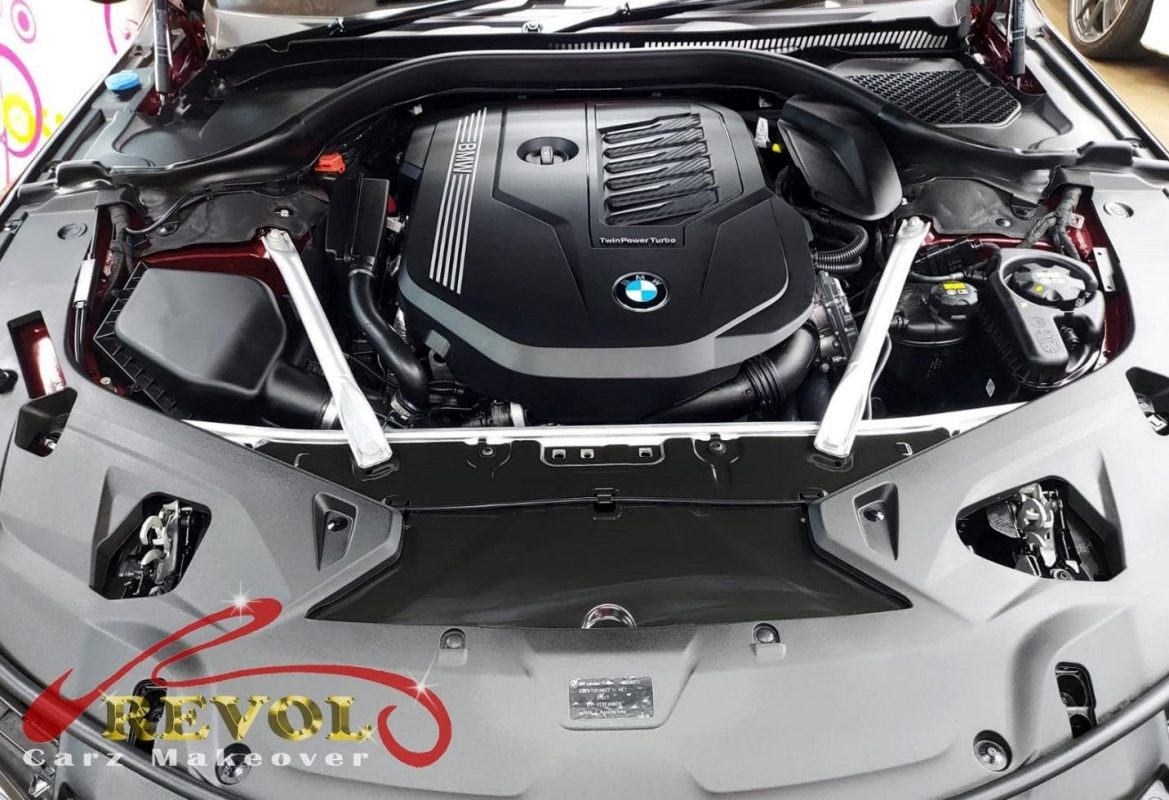 Side panel of the BMW 840i M Sport with the ceramic finish locked in.