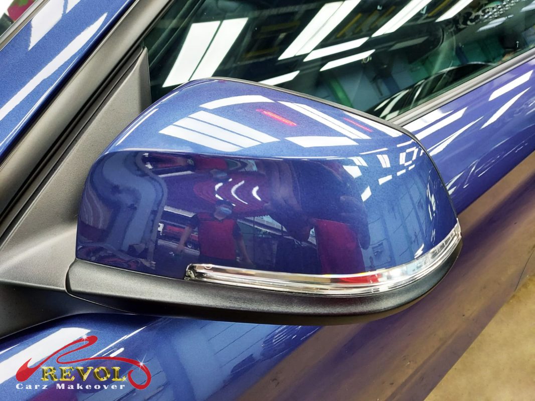 Side panel of the Alpina B4 with the titanium finish locked in.