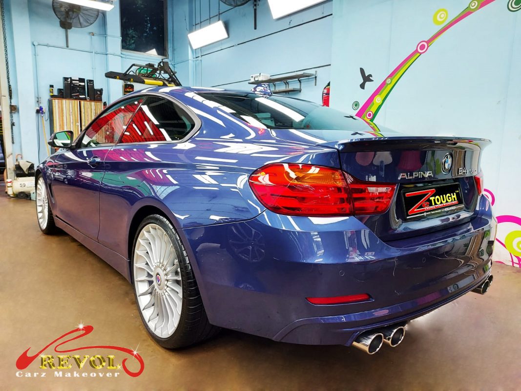 Detail of the Alpina B4's bodywork after the coating.