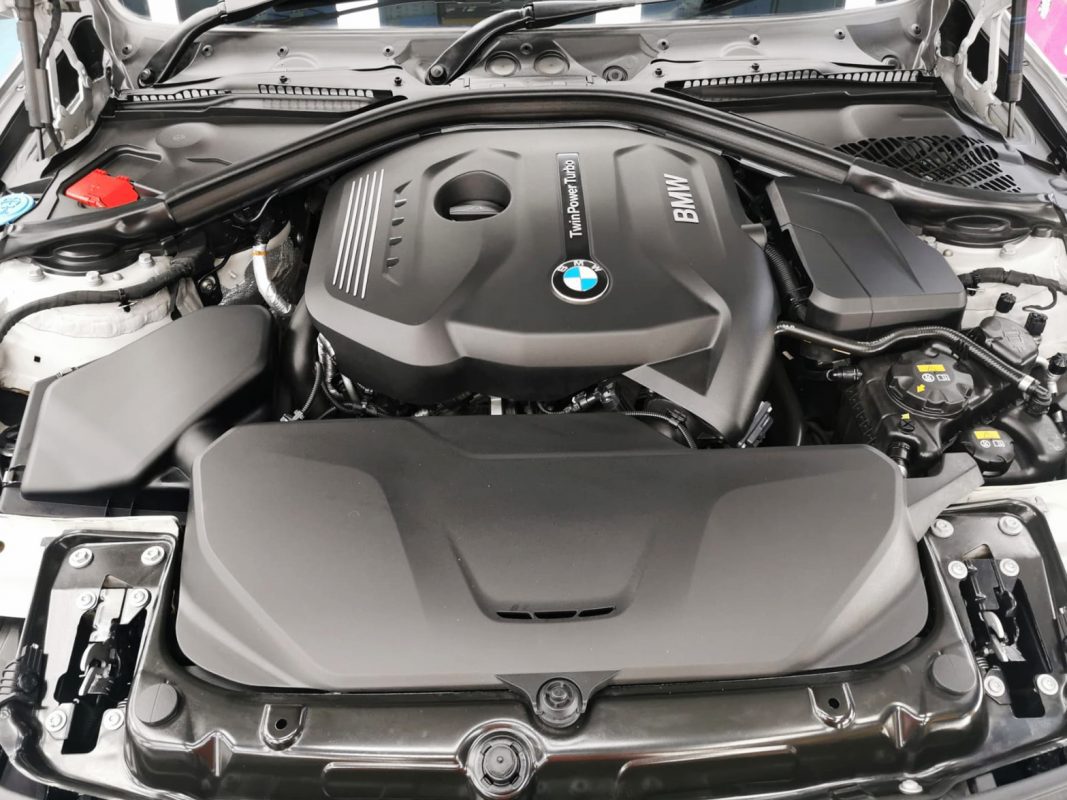Side panel of the BMW 330i with the ceramic finish locked in.