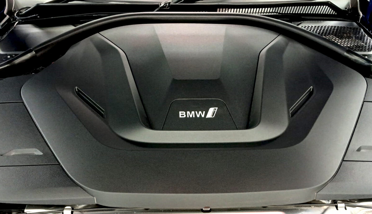 Detail of the BMW i4's bodywork sealed with ZeTough Titanium.