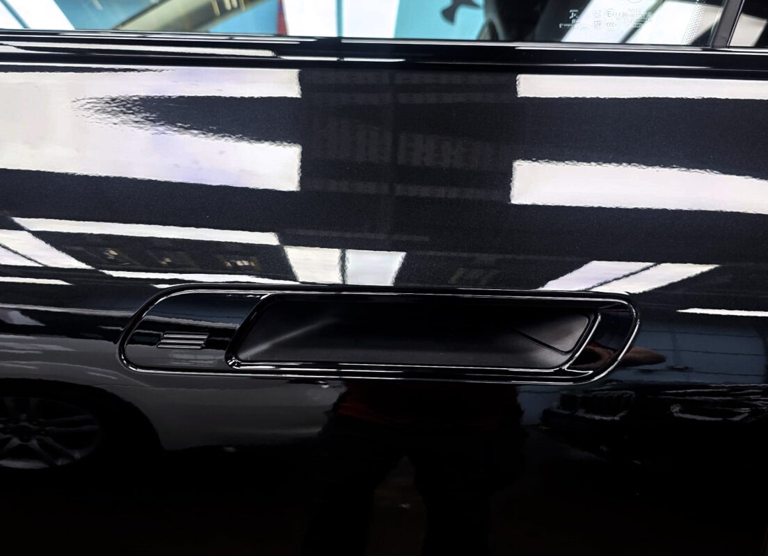 Detailed exterior of the BMW iX.
