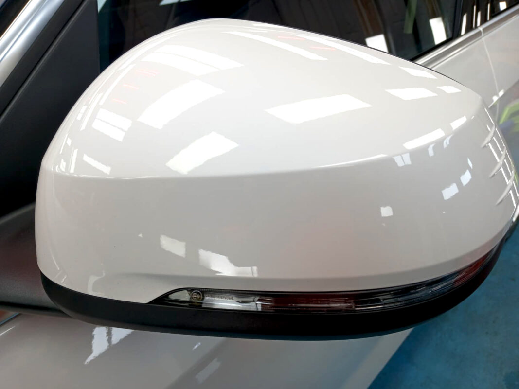 Detailed exterior of the BMW iX1.