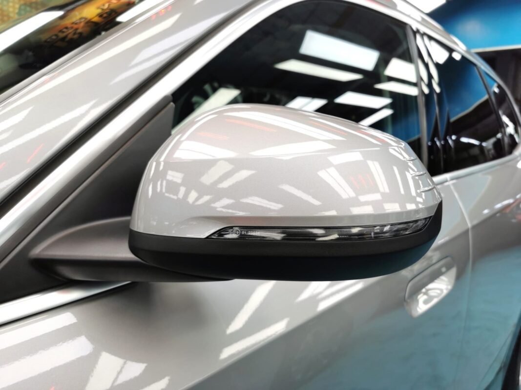 Detailed exterior of the BMW iX1.