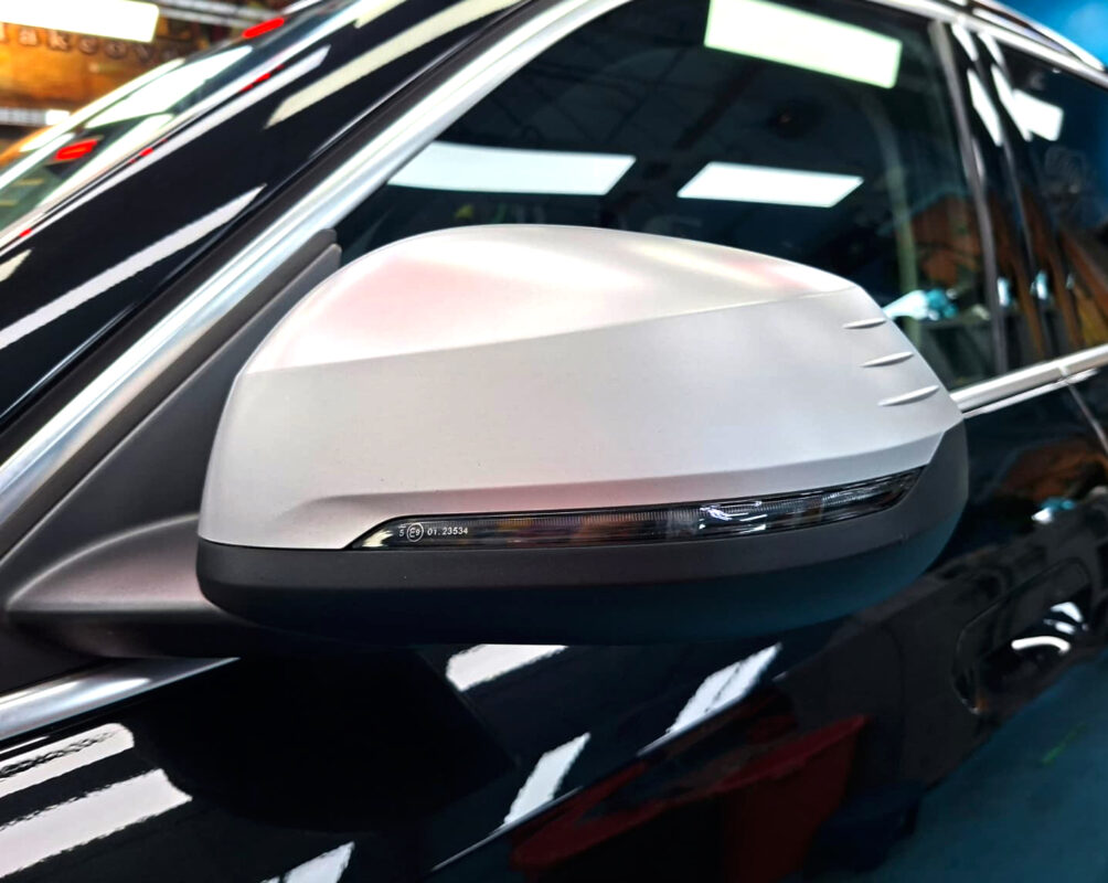 Detailed exterior of the BMW iX1.