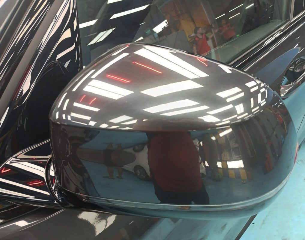 Side panel of the BMW iX3 with the titanium finish locked in.
