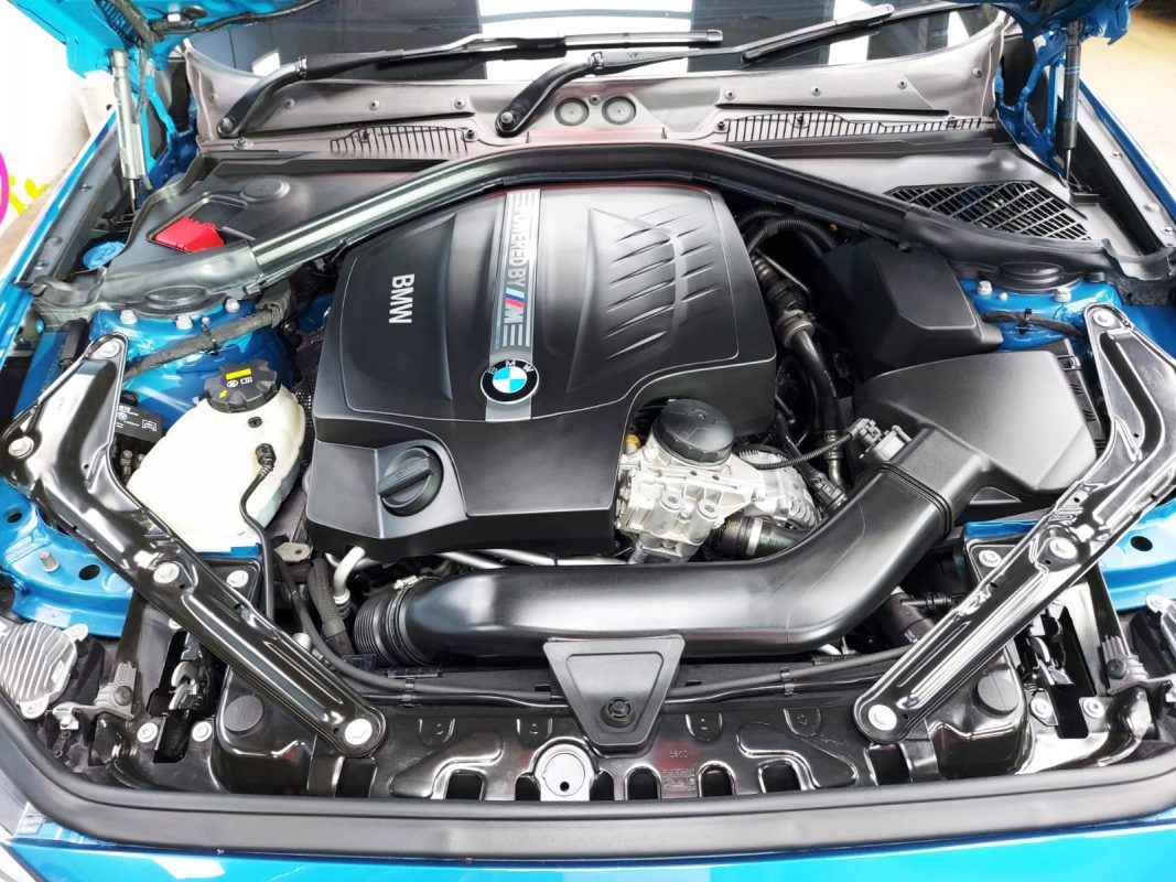 Detail of the BMW M2's bodywork sealed with ZeTough Ceramic.
