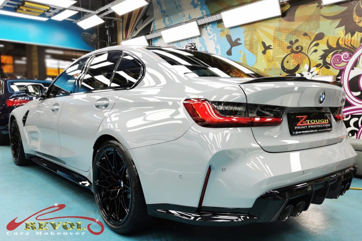 Detail of the M3's bodywork after the coating.