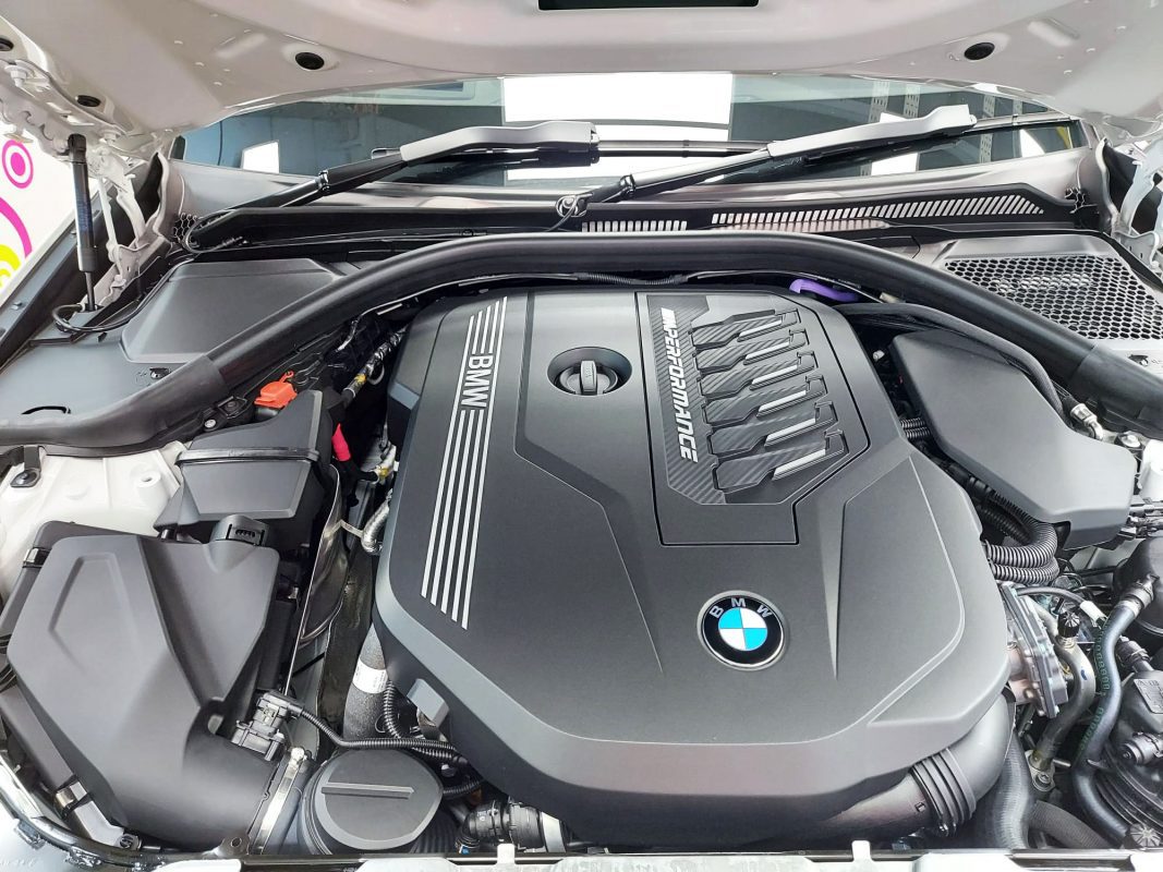 Front three-quarter view of the M340i sealed with ZeTough Titanium.