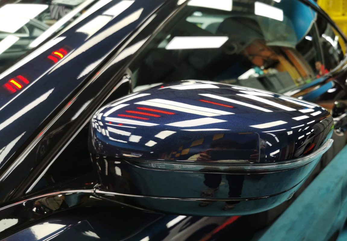Side panel of the BMW M850i with the ceramic finish locked in.