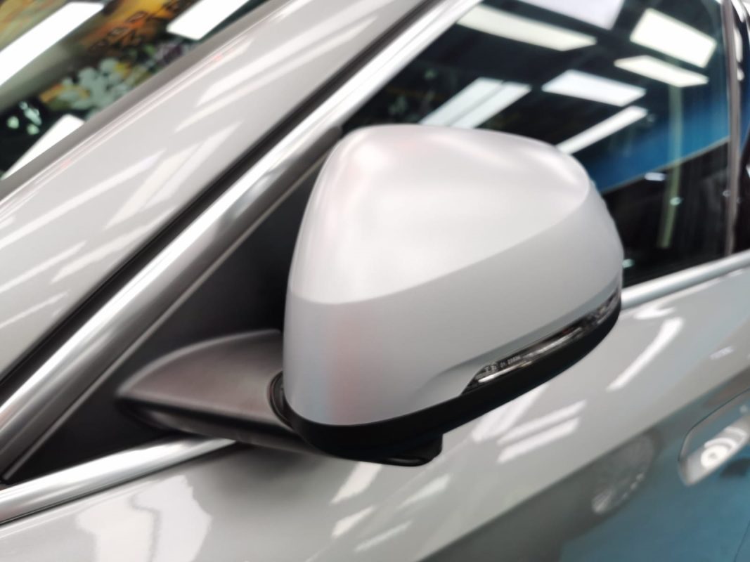Side panel of the BMW X1 with the ceramic finish locked in.