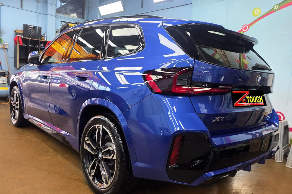 The coated paintwork of the BMW X1, clean and sharp.