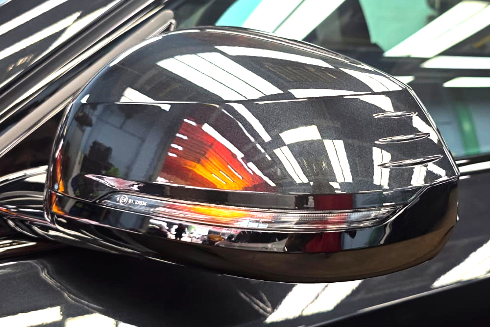 Side panel of the BMW X1 with the titanium finish locked in.