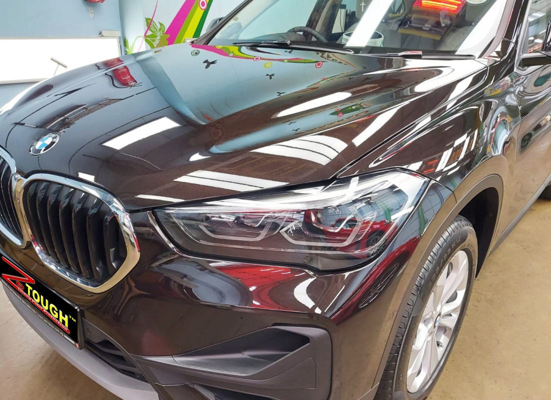 Side angle of the BMW X1 after the ceramic coating.
