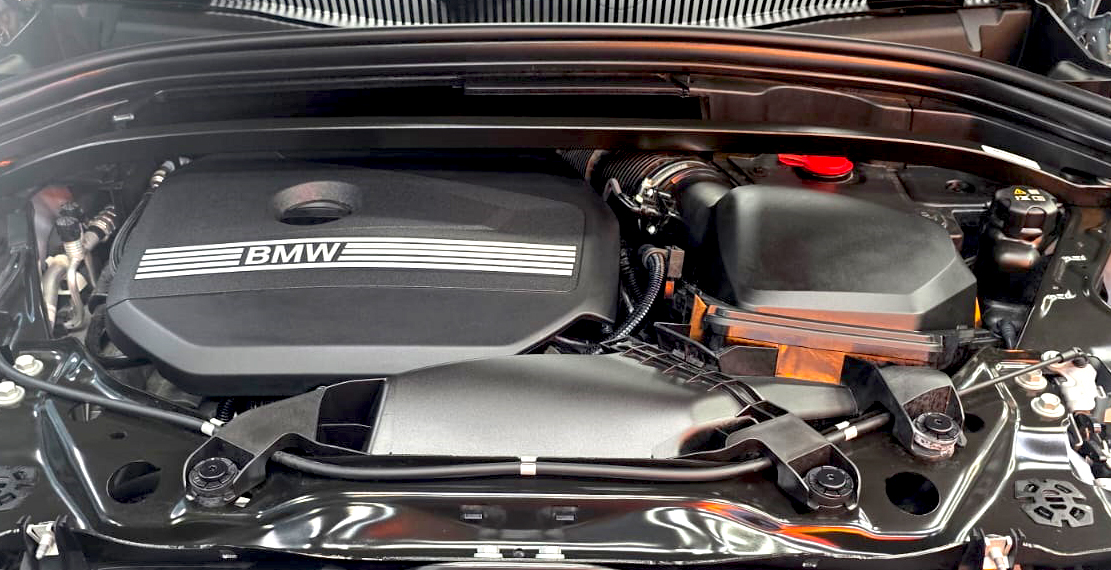 Detail of the BMW X2's bodywork sealed with ZeTough Ceramic.