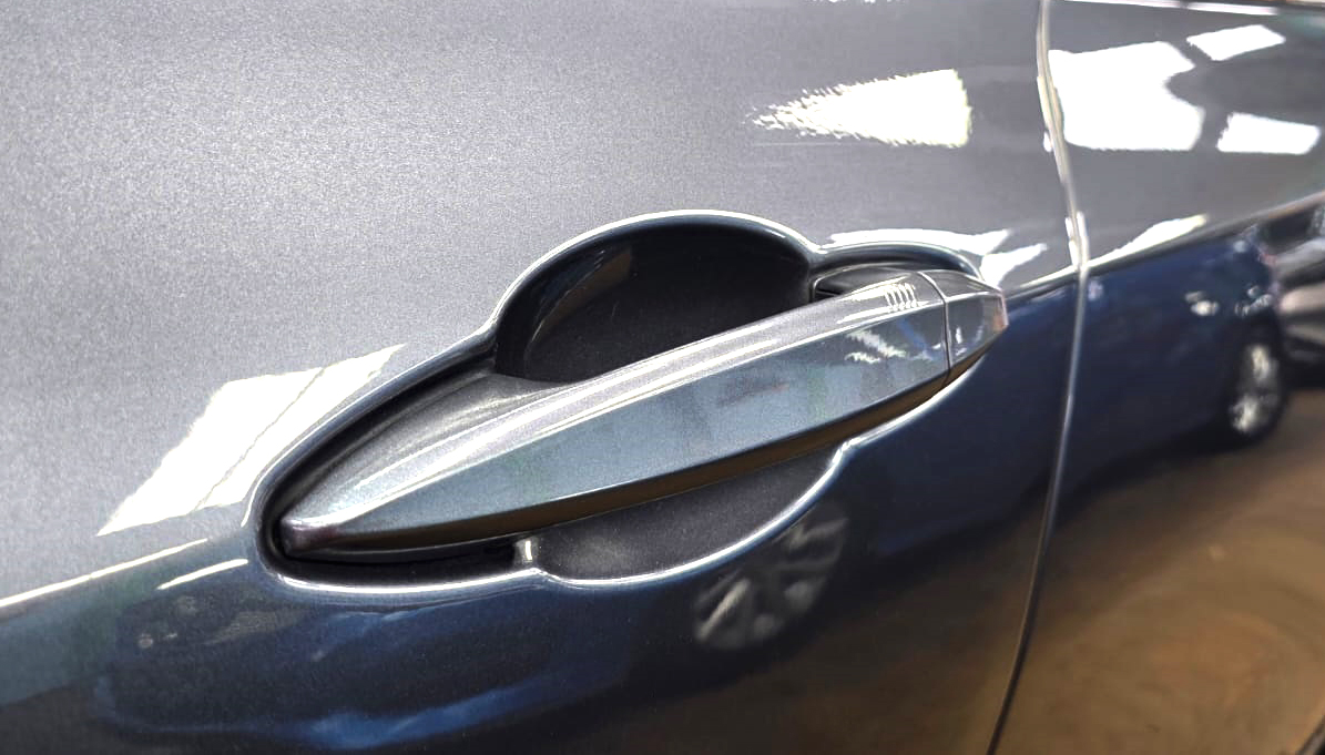 Front three-quarter view of the BMW X2 after coating.
