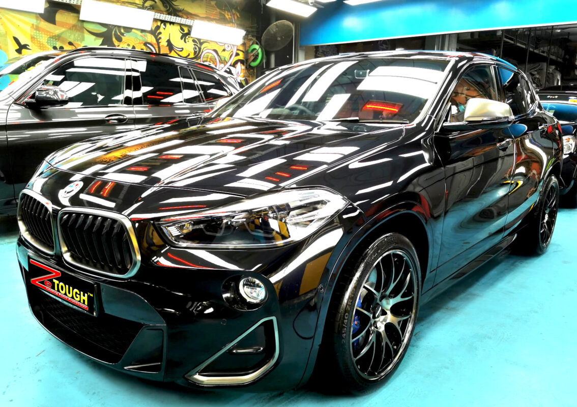 BMW X2, glossy after its ZeTough Titanium coating.