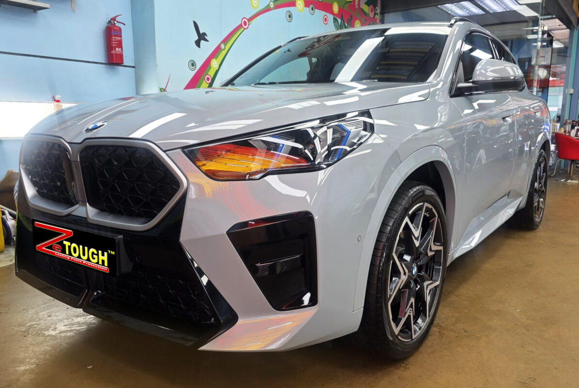 BMW X2, glossy after its ZeTough Titanium coating.