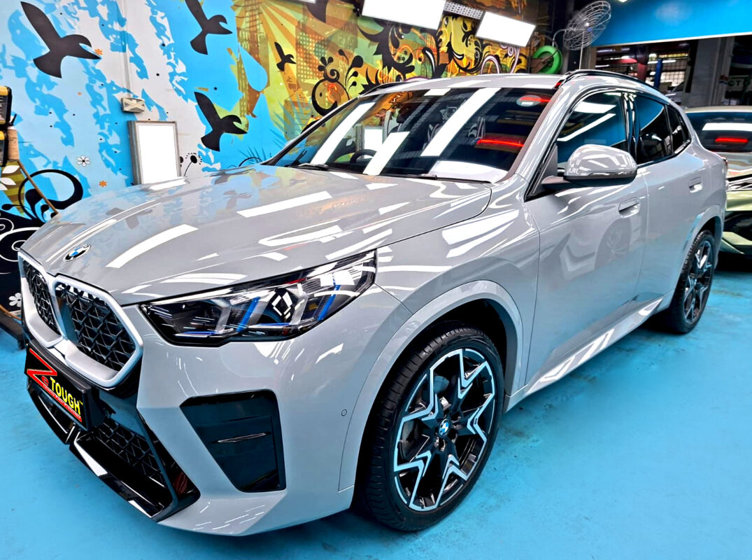 BMW X2, glossy after its ZeTough Titanium coating.