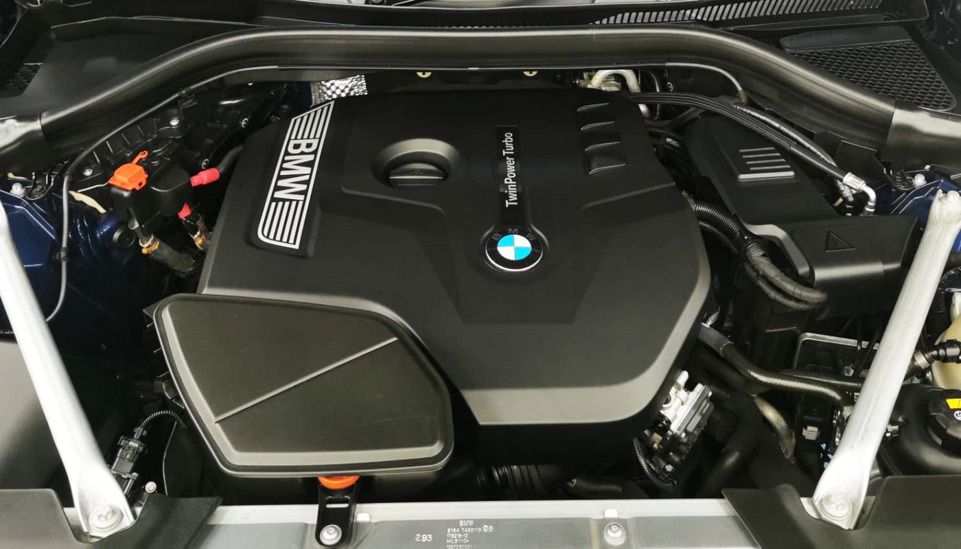 Detail of the BMW X3's bodywork sealed with ZeTough Ceramic.
