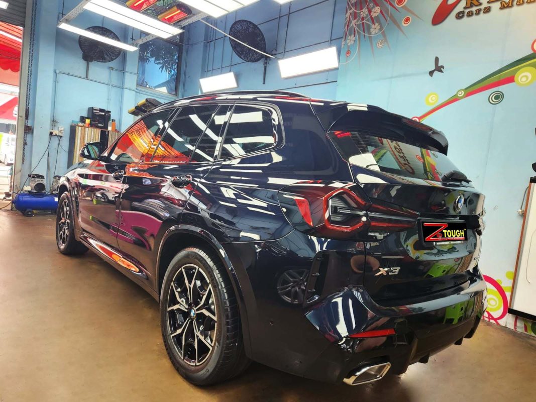 Side panel of the BMW X3 with the ceramic finish locked in.