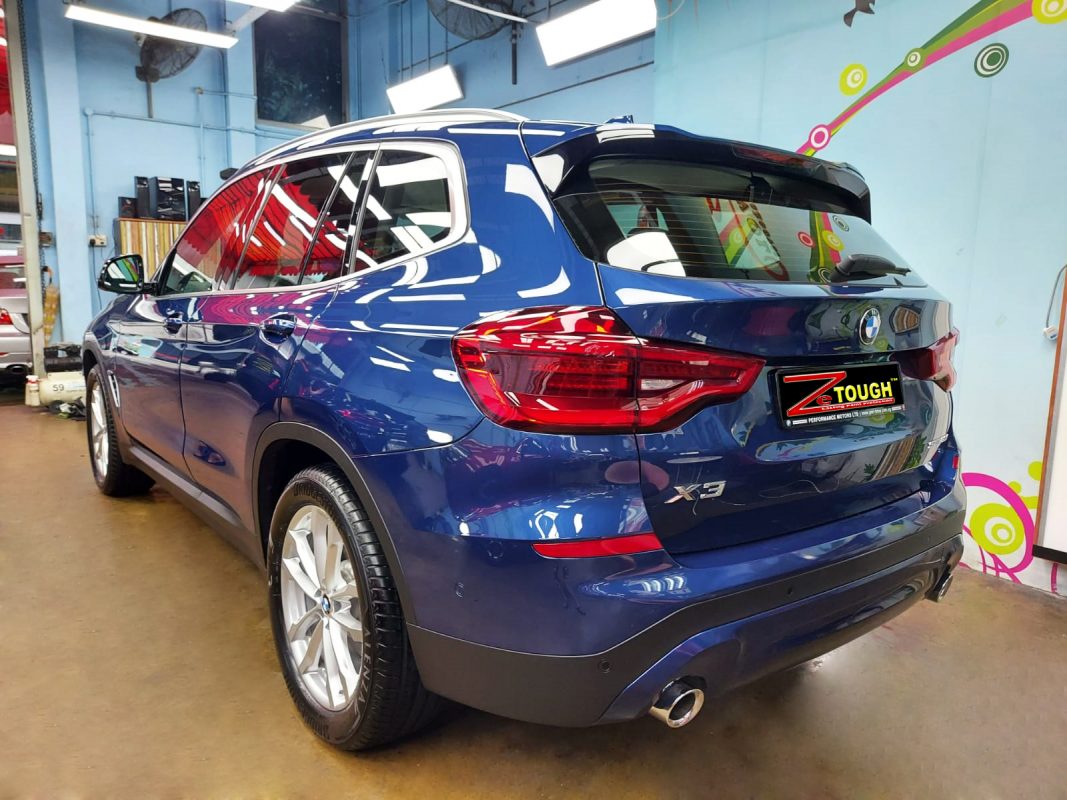 Side panel of the BMW X3 with the titanium finish locked in.