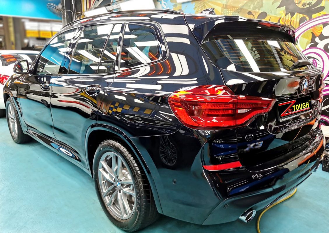 Side panel of the BMW X3 with the titanium finish locked in.