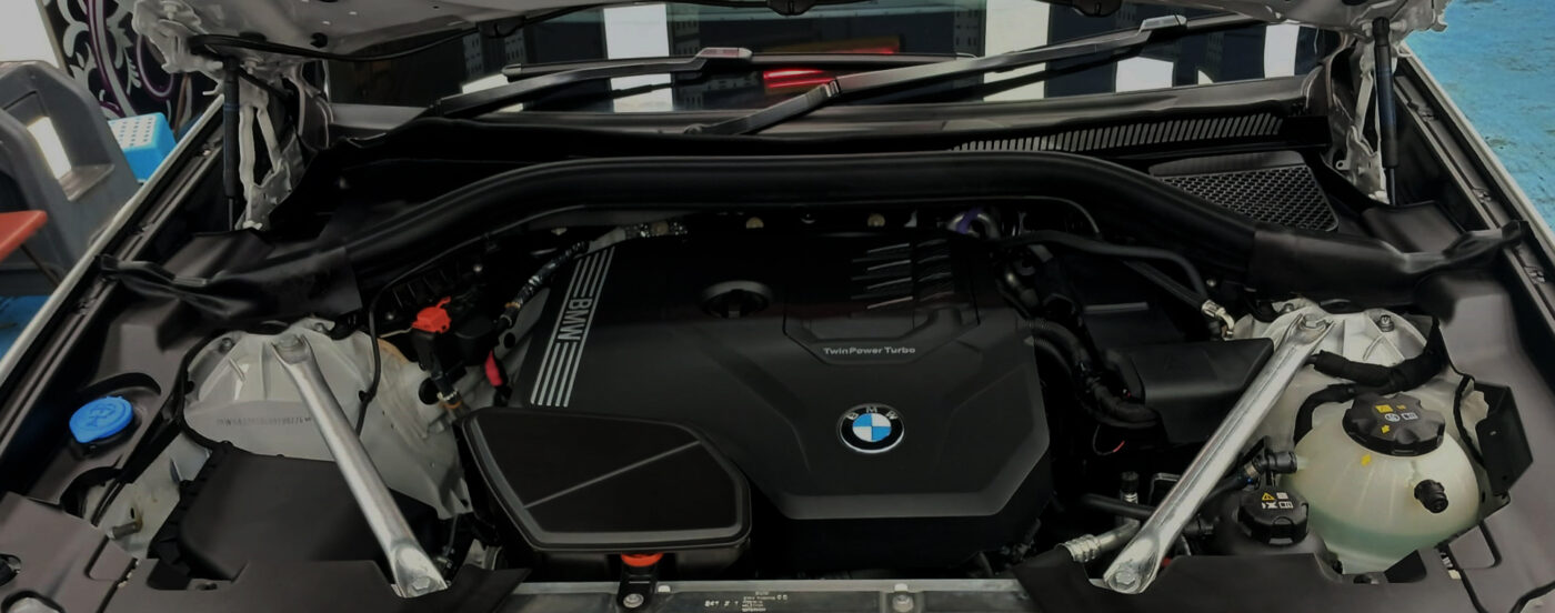 Detail of the BMW X4's bodywork sealed with ZeTough Titanium.