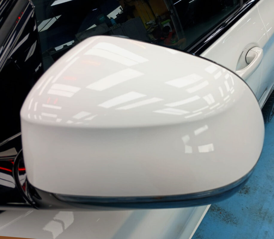 Side panel of the BMW X4 with the titanium finish locked in.