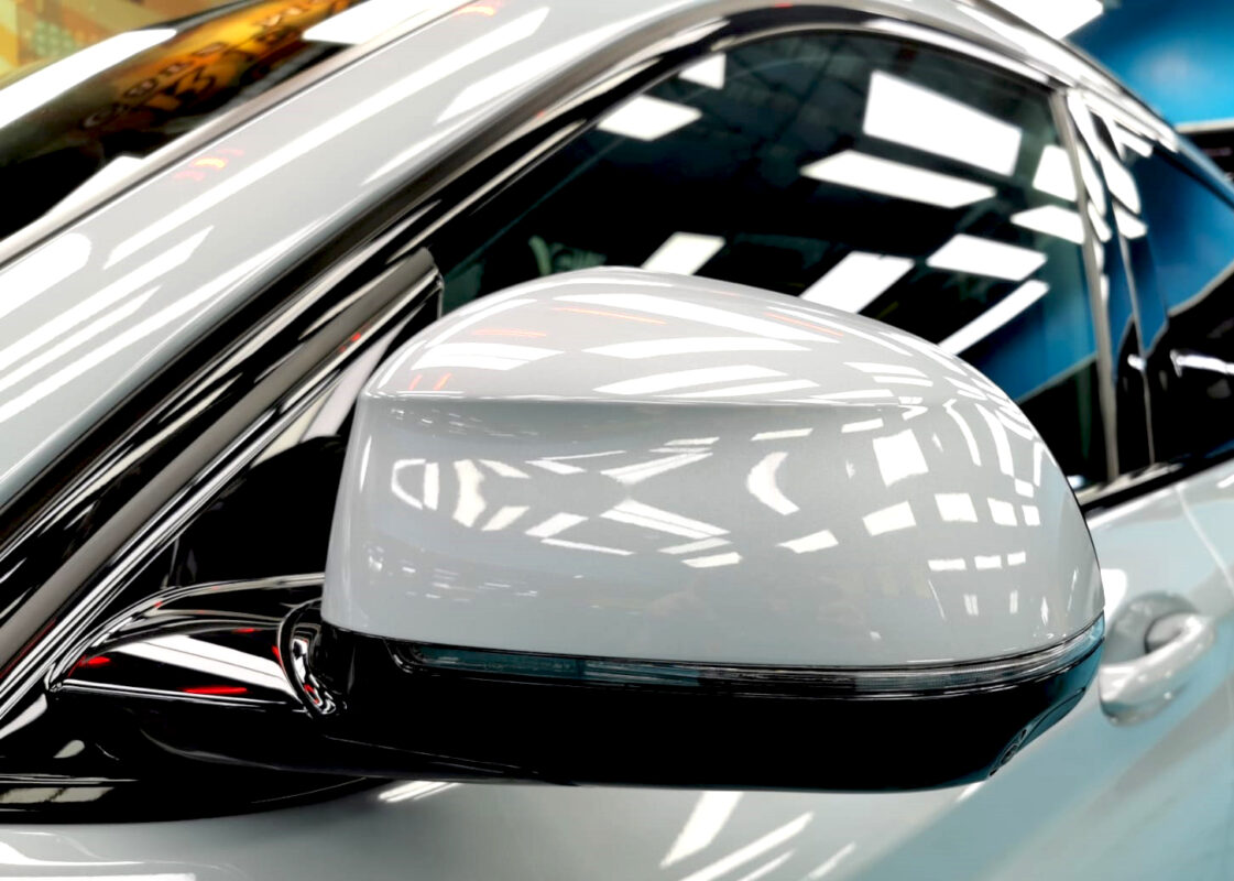 Side panel of the BMW X4 with the ceramic finish locked in.