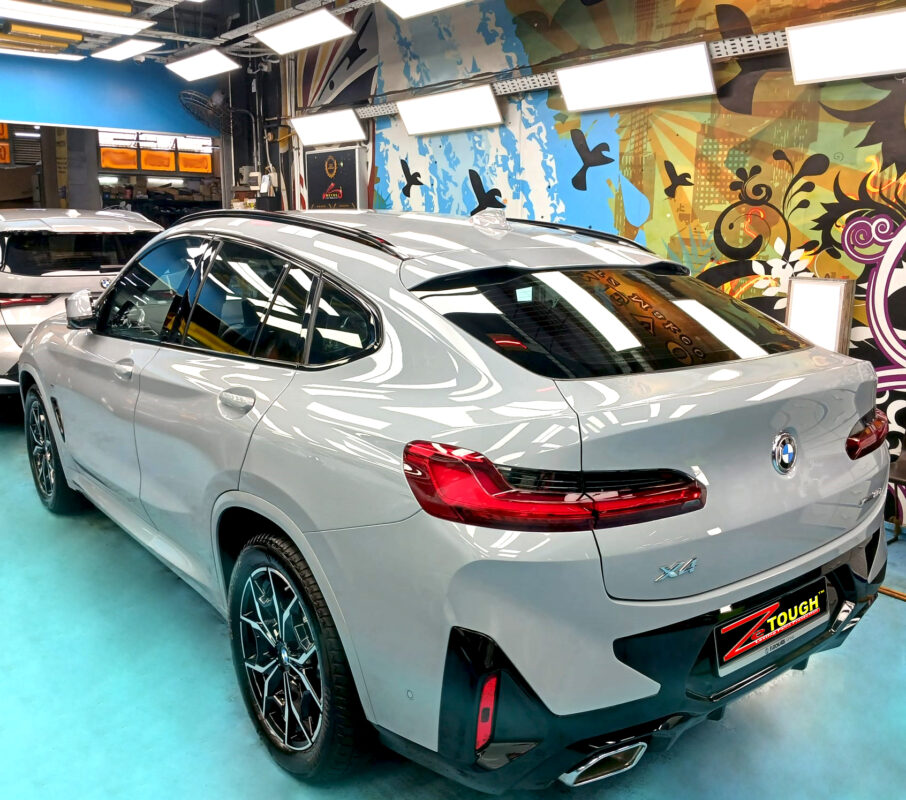 Side panel of the BMW X4 with the titanium finish locked in.