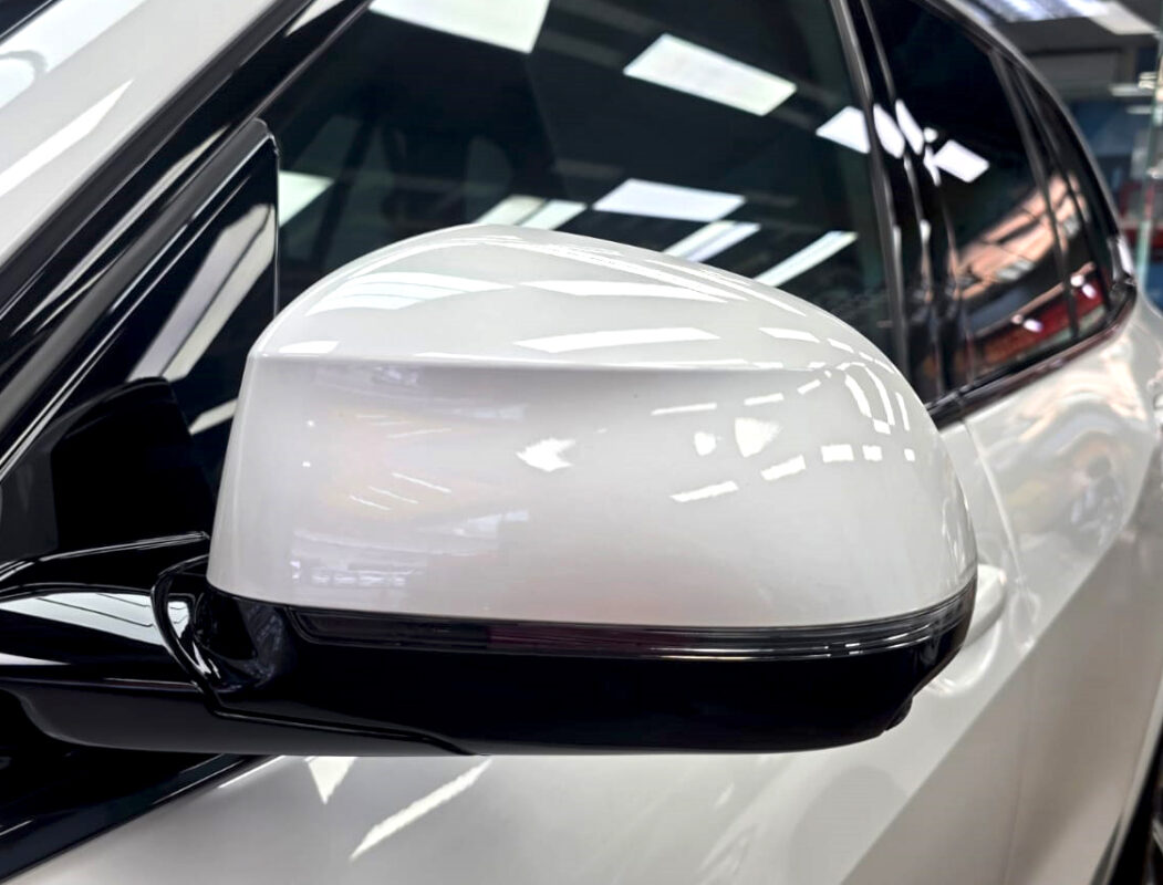 Side panel of the BMW X5 with the ceramic finish locked in.