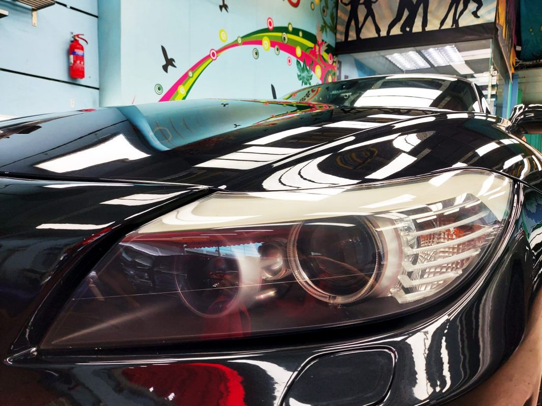 The Z4's coated paintwork showing clean reflections.