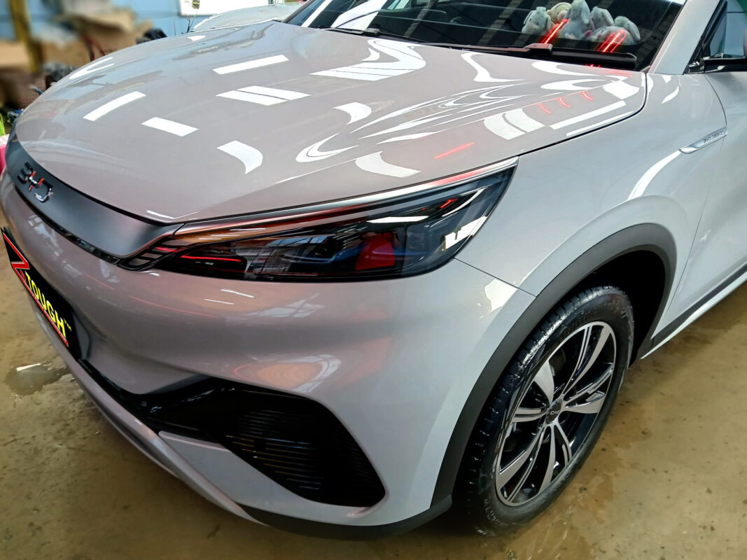 The BYD Atto 3 from a side angle after the titanium coating.
