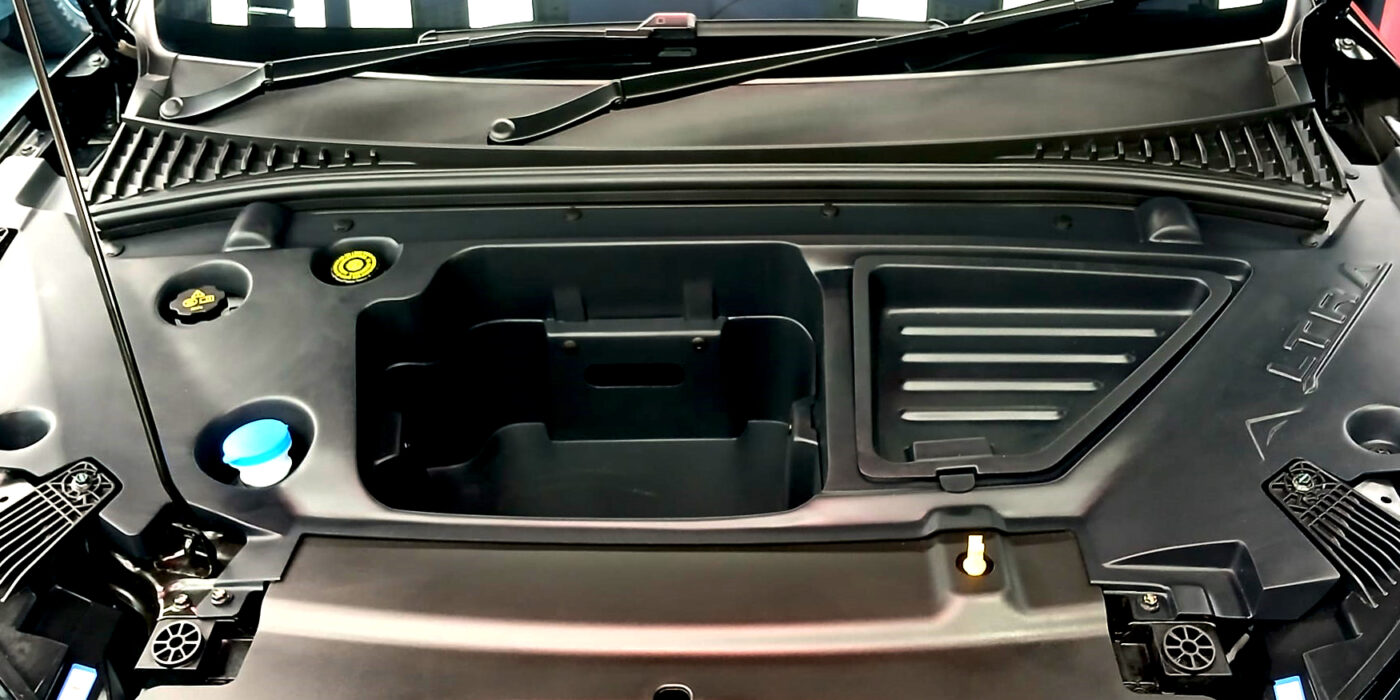 Detail of the BYD ATTO 3's bodywork sealed with ZeTough Ceramic.